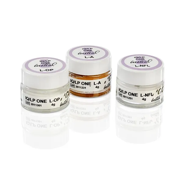 GC Initial IQ, LP NF, Lustre Enamel Effect tmavě modrá L-6 4g